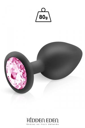 Plug anal en silicone noir dune longueur de 9,3 cm et dun diamètre moyen de 4,3 cm. Décoré dun strass rond rose.