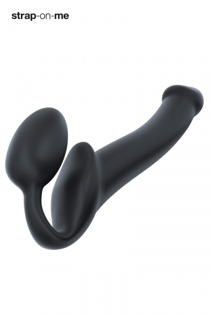Superbe gode-ceinture flexible de la marque Strap-On-Me, il est noir et mesure 3,3 cm de diamètre.