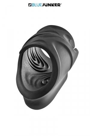 Le masturbateur compact lines de chez Blue Junker est un sextoy masculin pour des jeux manuels seul ou à plusieurs.