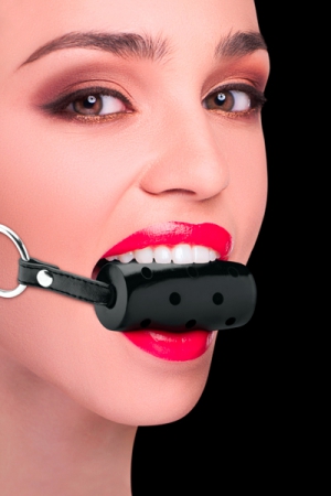 Bâillon BDSM équipé d'un mors cylindrique en ABS qui se place dans la bouche de votre esclave.