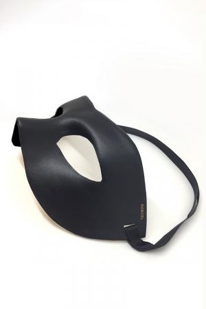Masque unisexe ajustable Marc Dorcel, pour ajouter une touche de mystère à vos jeux de rôles.