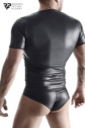 T-shirt homme wetlook noir classique, sexy et moulant avec col en V. Fabriqué en Europe par Regnes.