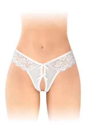 String coquin blanc en dentelle, largement ouvert au niveau du pubis, pour ne laisser aucun doute sur vos intentions.